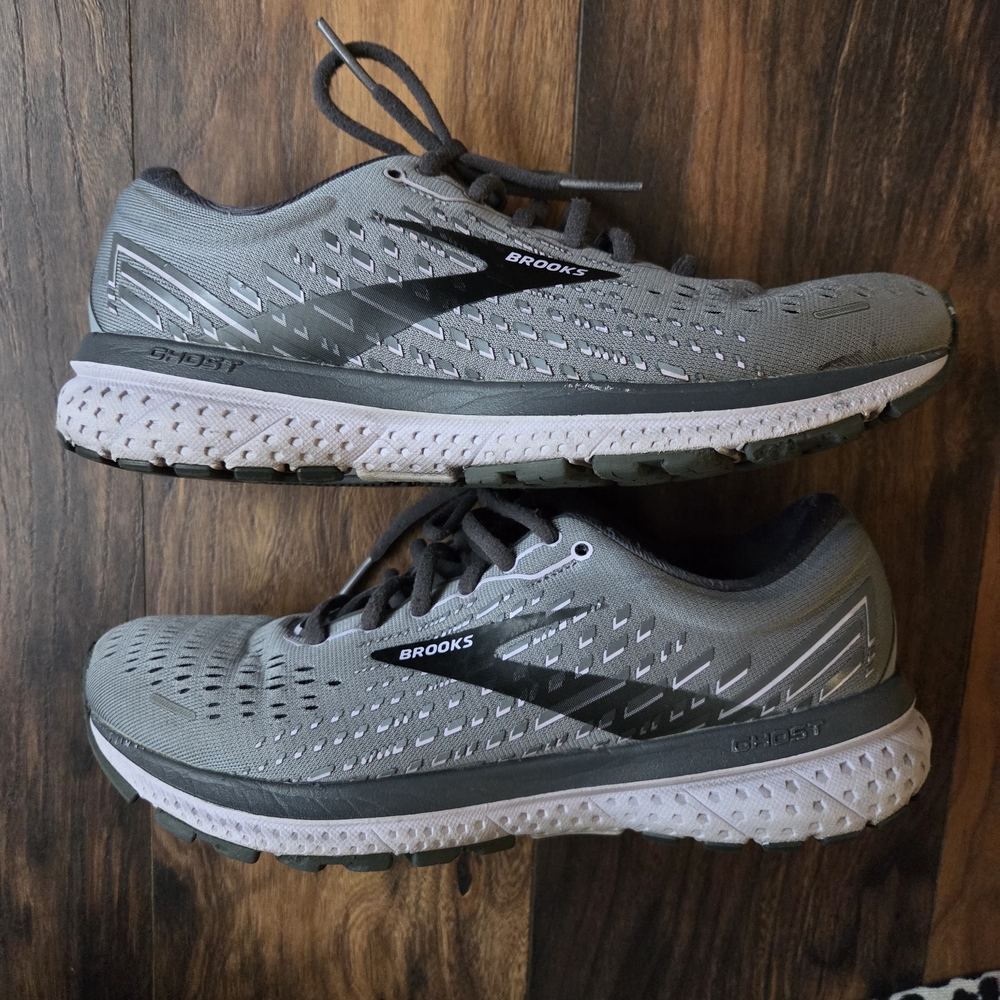 Brooks Gray Women's Athletic Shoes
